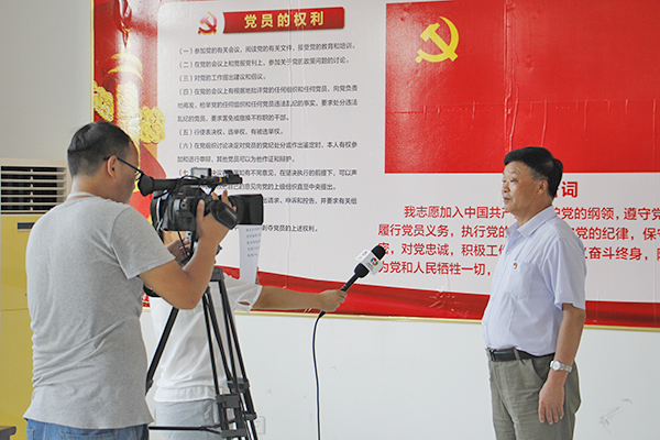 热烈欢迎济宁高新区电视台记者对中煤党委进行采访报道